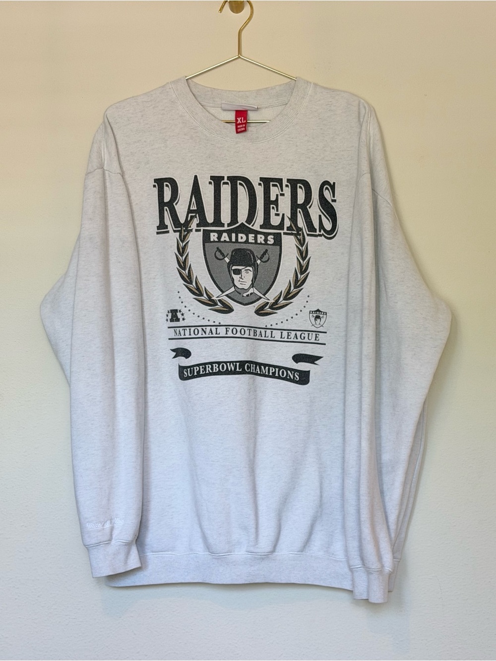 Raiders White Graphic Crewneck Sweatshirt - Classic NFL Team Pullover